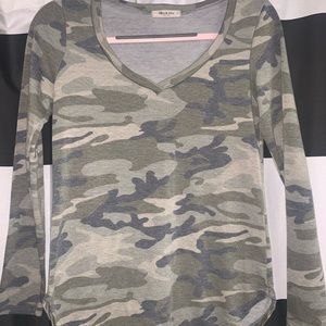 long sleeve v neck camo top